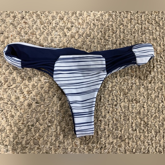 Bikini bottoms - Picture 1 of 2